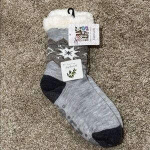 NWT Muk Luks Cozy Gray Tan Winter Cabin Socks Size L/XL (9-11)